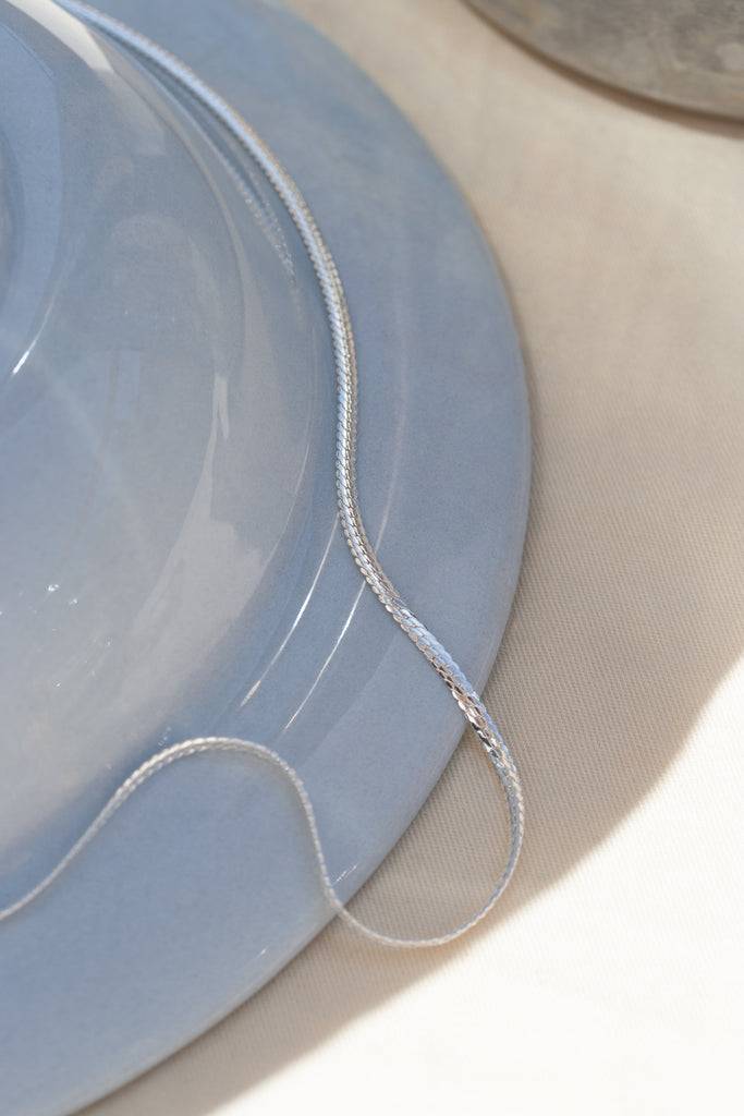 JUKSEREI FLOSETTE NECKLACE Speichern exportieren