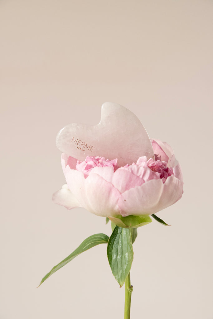 JUKSEREI MERME · ROSE QUARTZ GUA SHA Neuheiten