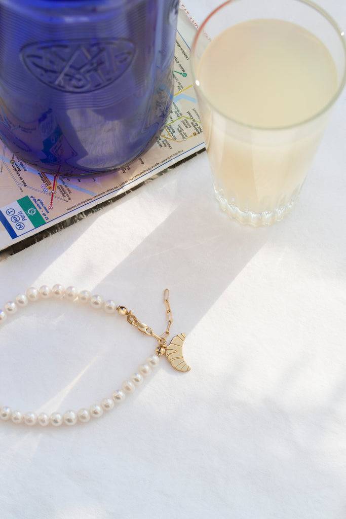 JUKSEREI CROISSANT PEARL BRACELET Online Shopping