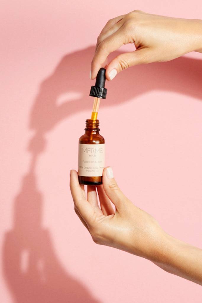 JUKSEREI MERME · ORGANIC FACIAL ROSEHIP OIL Begrenzte Freigabe