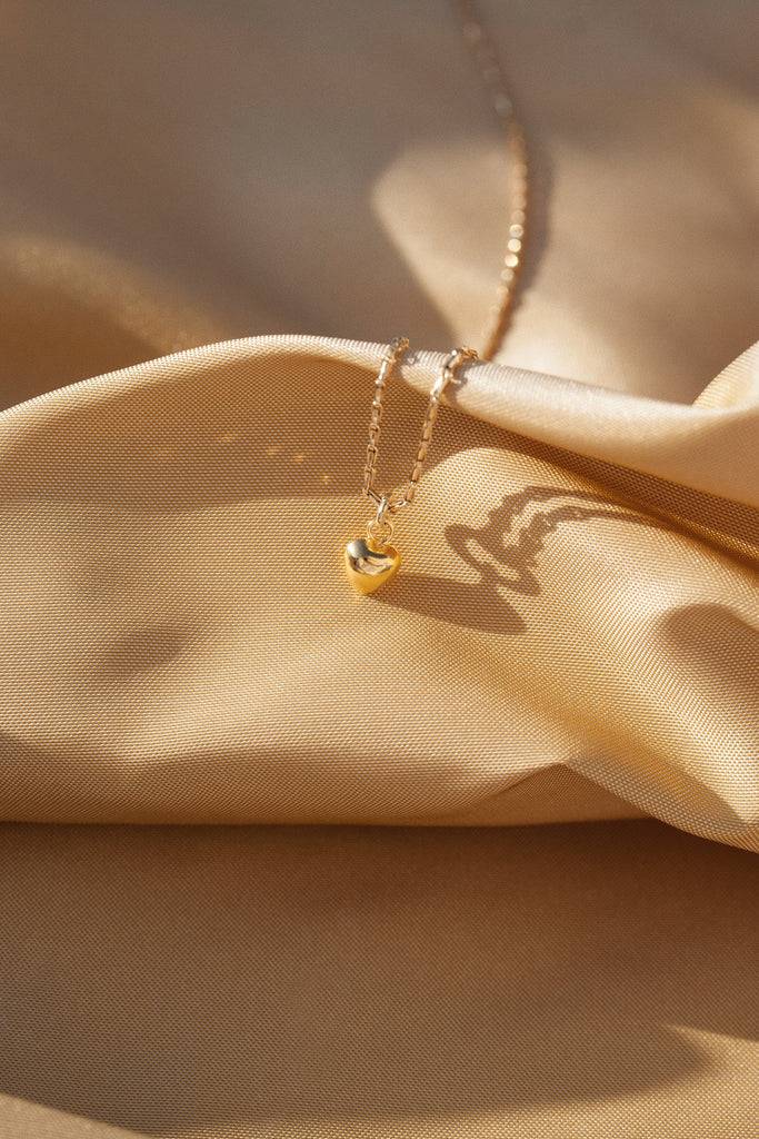JUKSEREI AMORE NECKLACE Super Rabatt