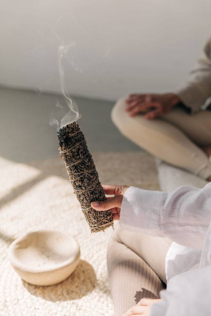 JUKSEREI KRUUT · SLOW MOTION SMUDGE STICK Rabatte dieses Monats