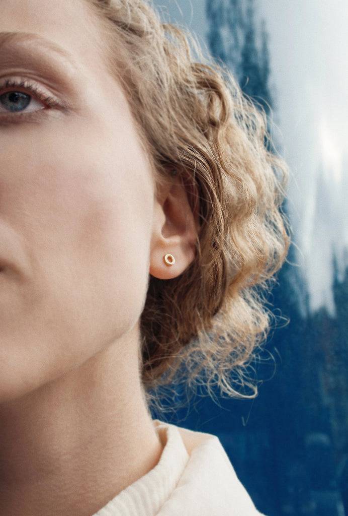 JUKSEREI TILDA EAR STUDS Valentinstagsangebot