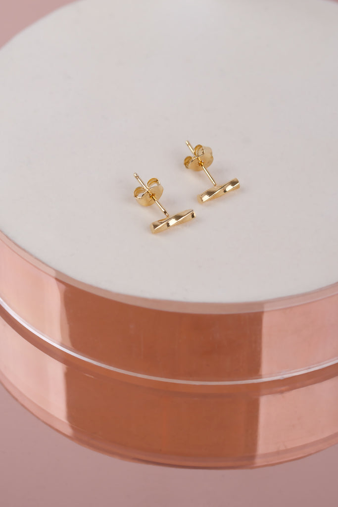 JUKSEREI EMBER EAR STUDS Saisonale Angebote