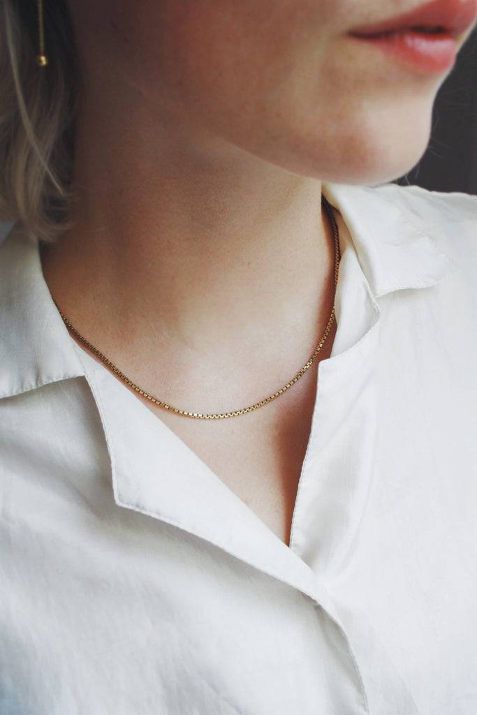 JUKSEREI BOX NECKLACE Discount Store für neue Produkte
