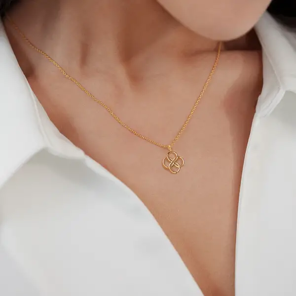 Leaf Jewelry Halskette Clover Charm, 18 K Gelbgold vergoldet Großer Ausverkauf
