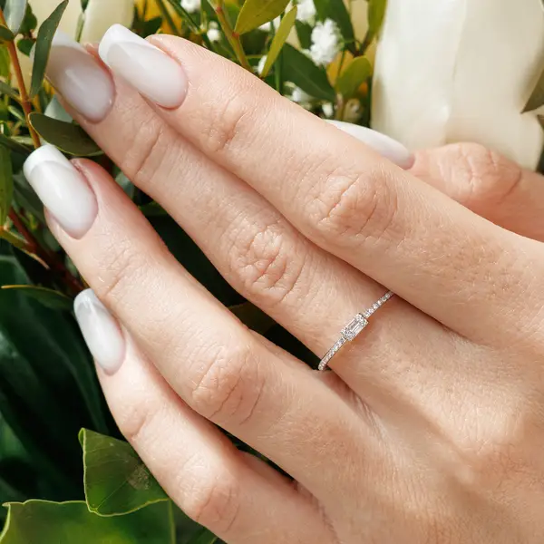 Leaf Jewelry Ring mit Diamanten, Tiny Baguette, 14K Rosegold Kauf eins, bekomm eins gratis