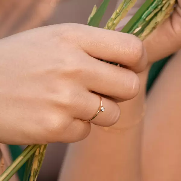 Leaf Jewelry Ring "my first diamond", 14 K Gelbgold zollfrei