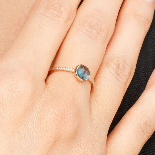 Leaf Jewelry Ring Blue Topas mit Diamanten, 14K Rosegold Nur noch ein Tag übrig
