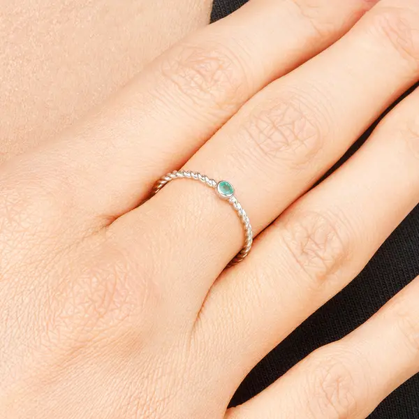 Leaf Jewelry Ring Twist Smaragd, 14K Gelbgold Sonderangebote
