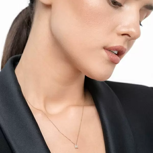 Leaf Jewelry Halskette Letter "M", 14 K Rosegold mit Diamanten Speichern exportieren