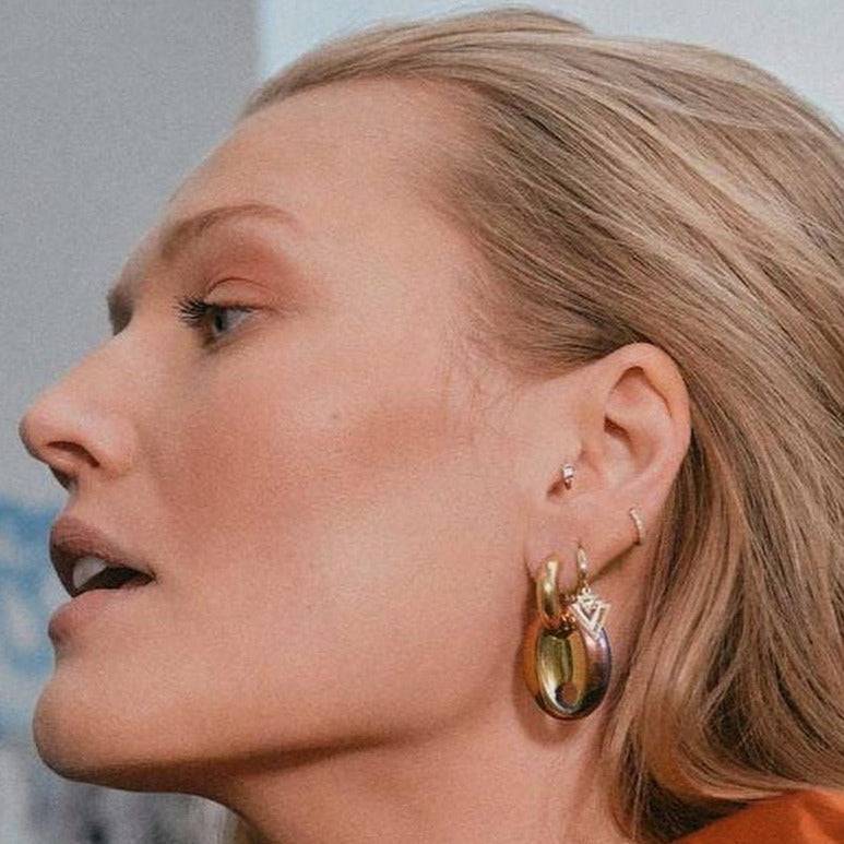 Mosuo Jewellery Dreieck Charm Creolen 50% Rabatt für begrenzte Zeit