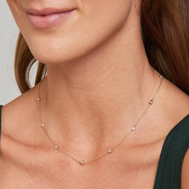 Mosuo Jewellery Halskette mit Steinen Kostenloser Versand international