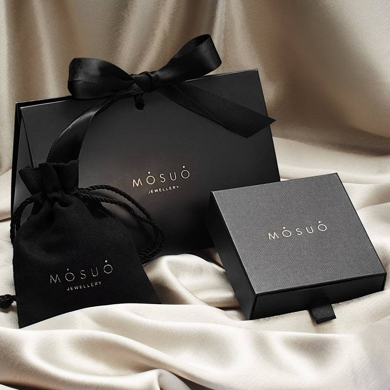 Mosuo Jewellery Diamant Buchstaben Halskette “P” - Vermeil Rabatt