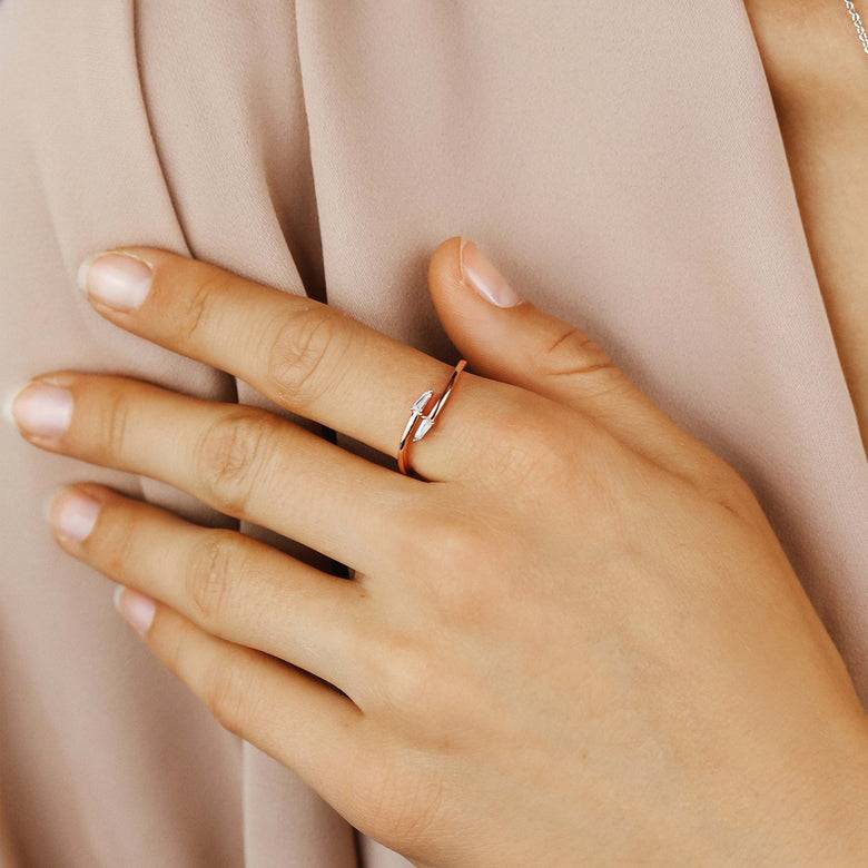 Nana Kay Curvey Glam Ring effilé Rosé Nur für heute