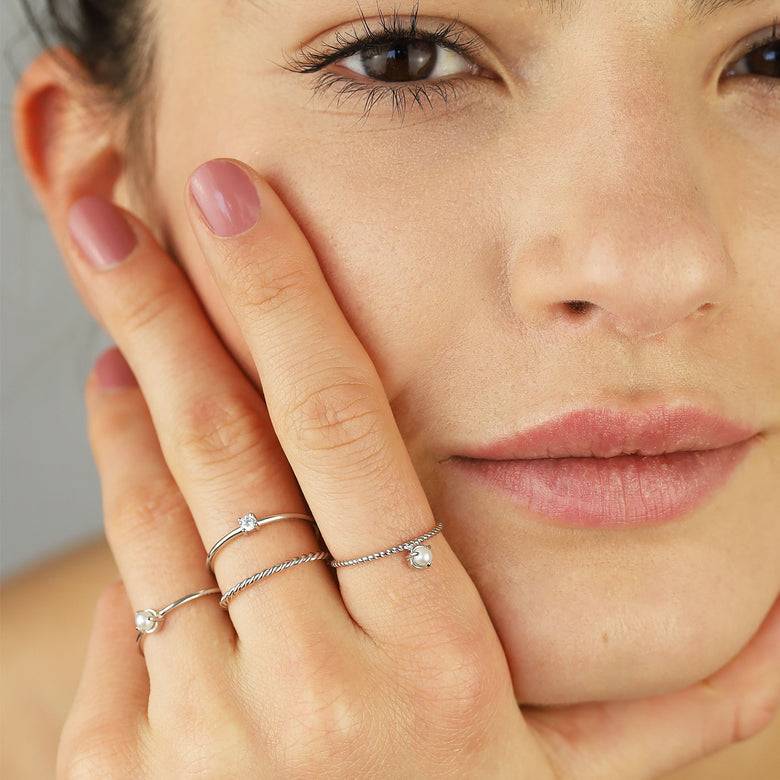 Nana Kay Delicate Touch Ring Twisted Rabatte dieses Monats