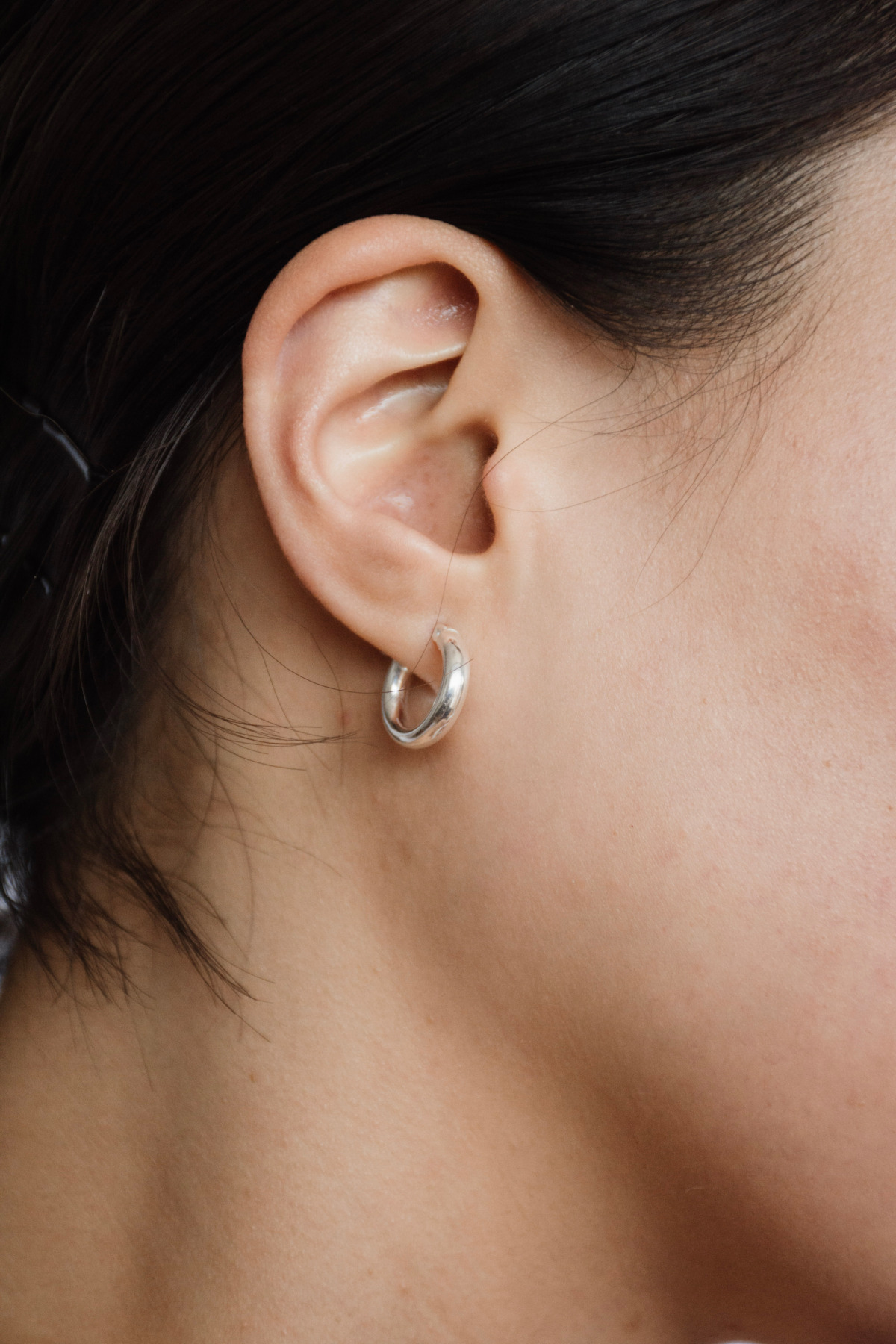 Nina Kastens Essential White Gold Hoops Small Saisonale Angebote
