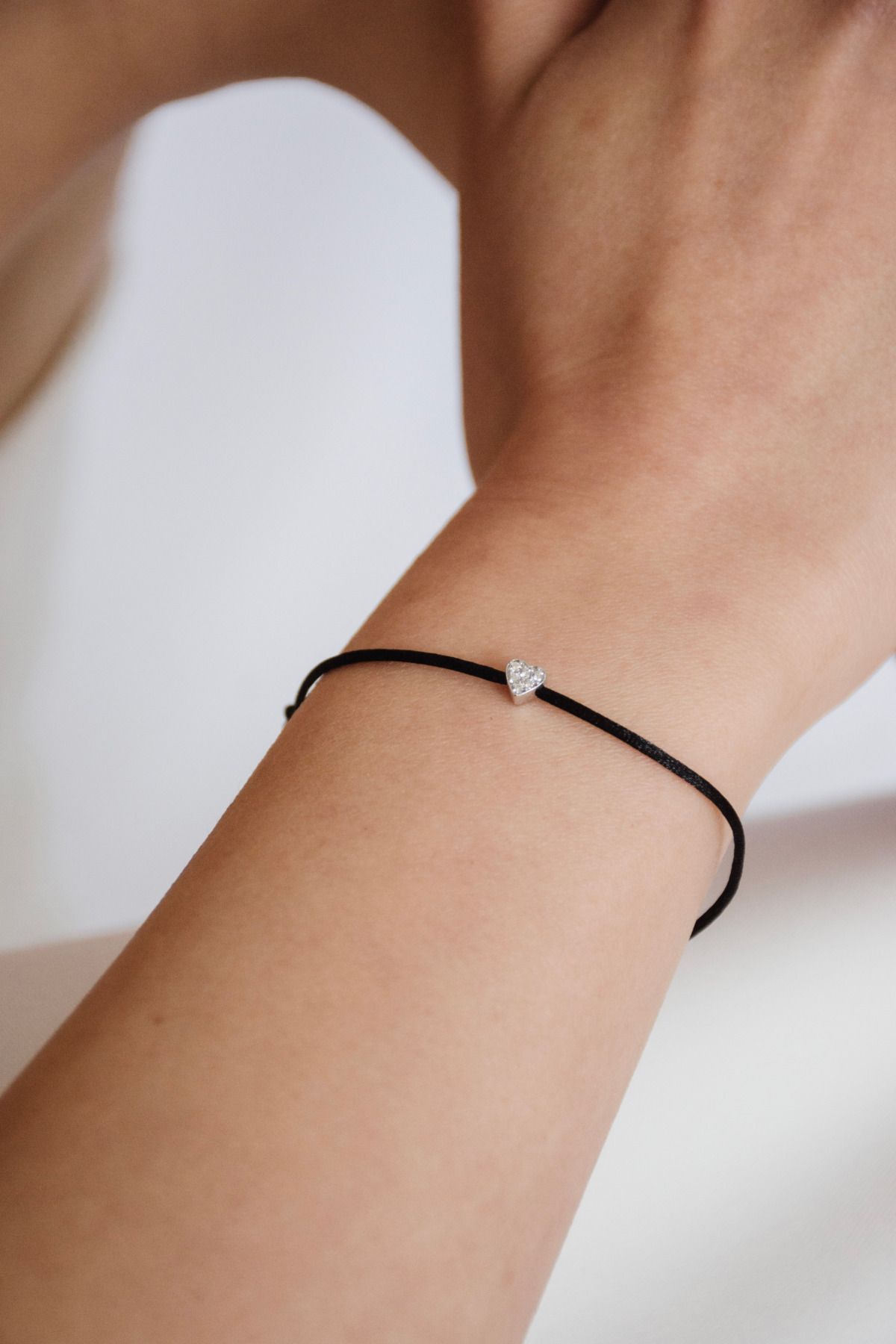 Nina Kastens Diamond Heart Bracelet Black WG Vierteljährliche Förderung