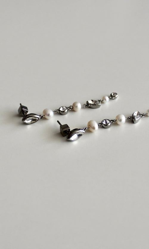 Paul Valentine Adorn Earrings 50% Rabatt mit kostenlosem Versand