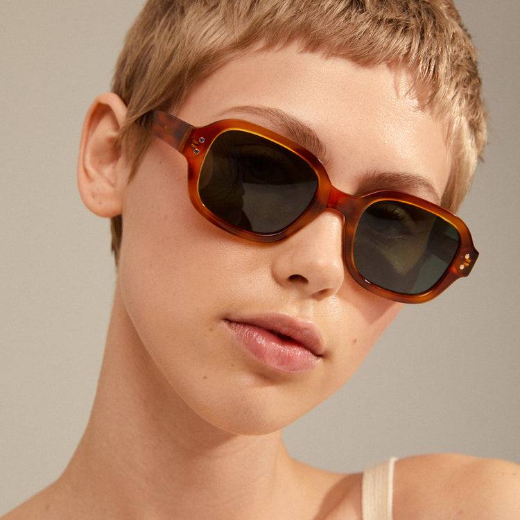 Pilgrim NELLA Recycelte Sonnenbrille Schildpatt-Braun/Gold Zeitbegrenzte Promotion