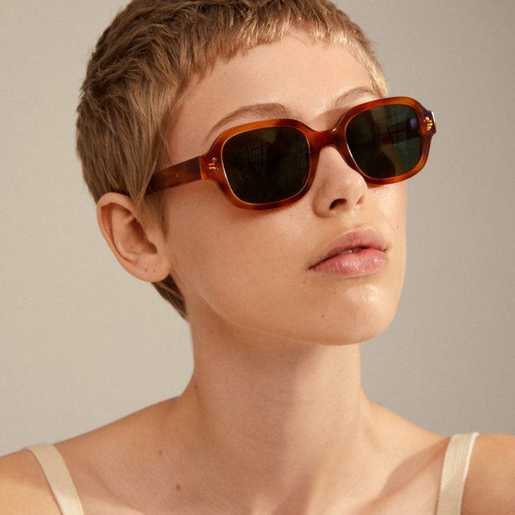 Pilgrim NELLA Recycelte Sonnenbrille Schildpatt-Braun/Gold Zeitbegrenzte Promotion