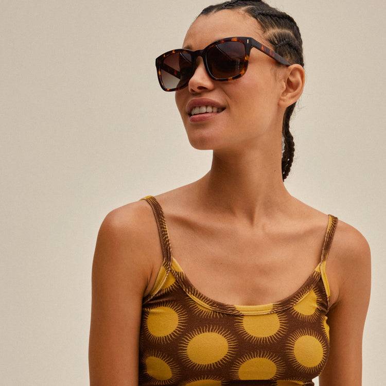Pilgrim KATYA Recycelte Sonnenbrille Schildpatt-Braun/Gold Sonderangebot der Fabrik