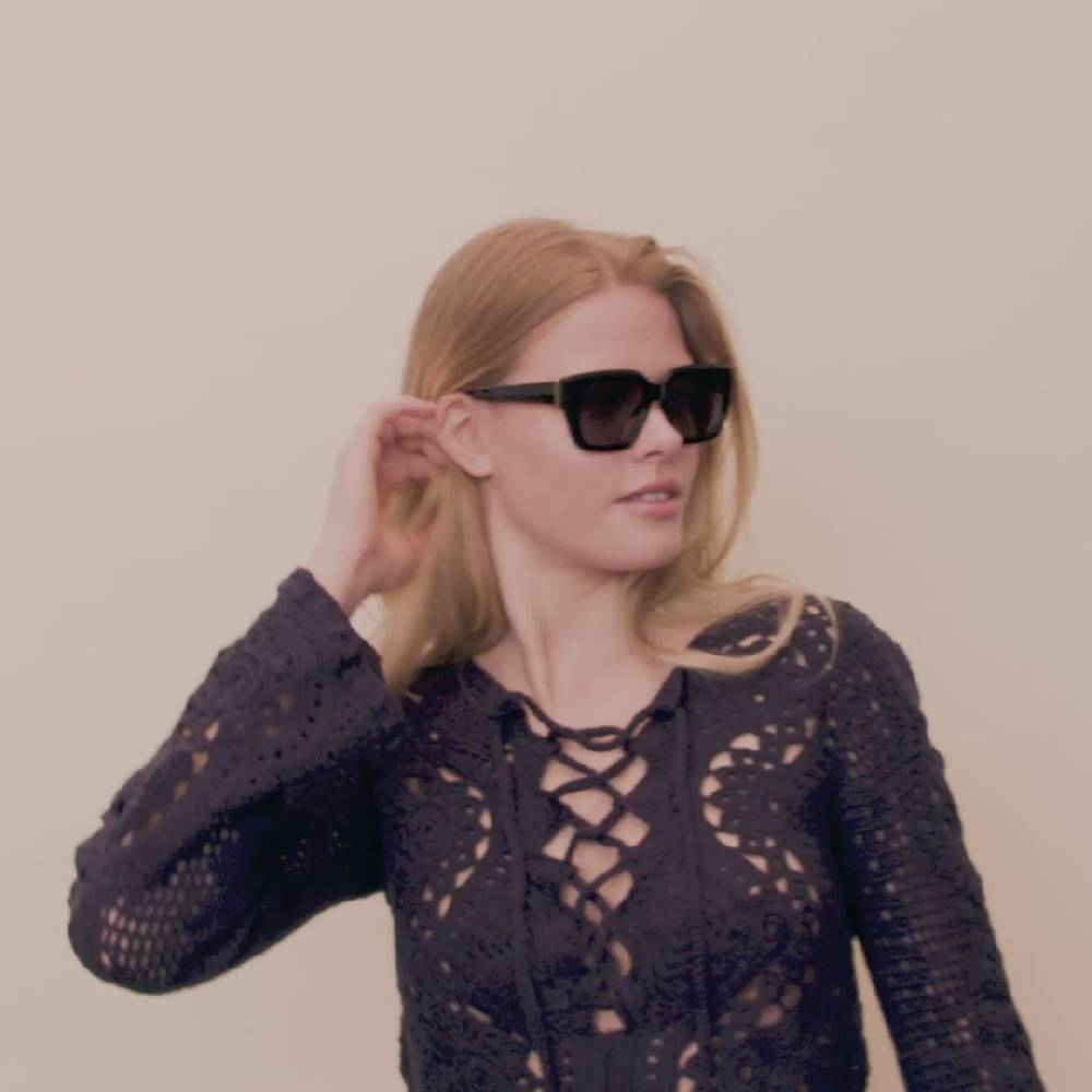 Pilgrim JOGLI Recycelte Sonnenbrille Schwarz/Gold Vatertagsangebot