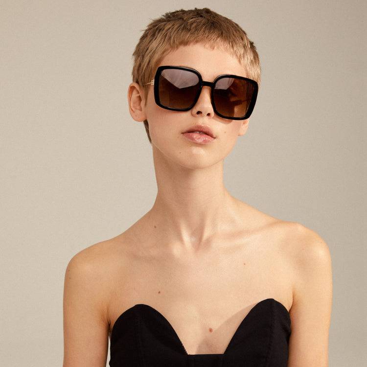 Pilgrim ALIET Sonnenbrille Schwarz/Gold Top Angebot