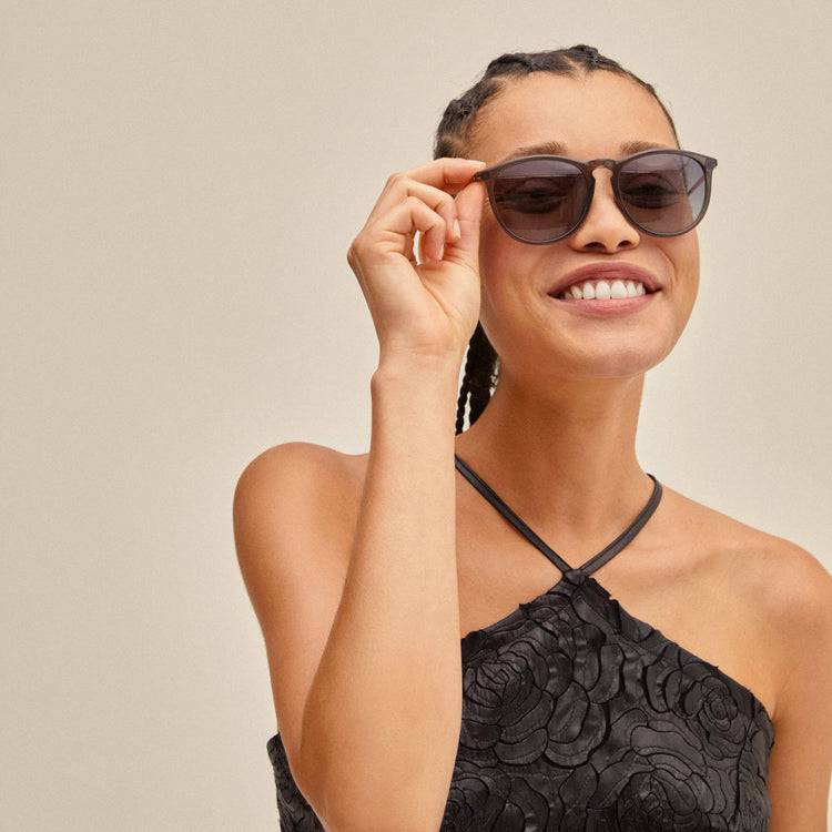 Pilgrim VANILLE Sonnenbrille Grau/Gold Neueste Mode