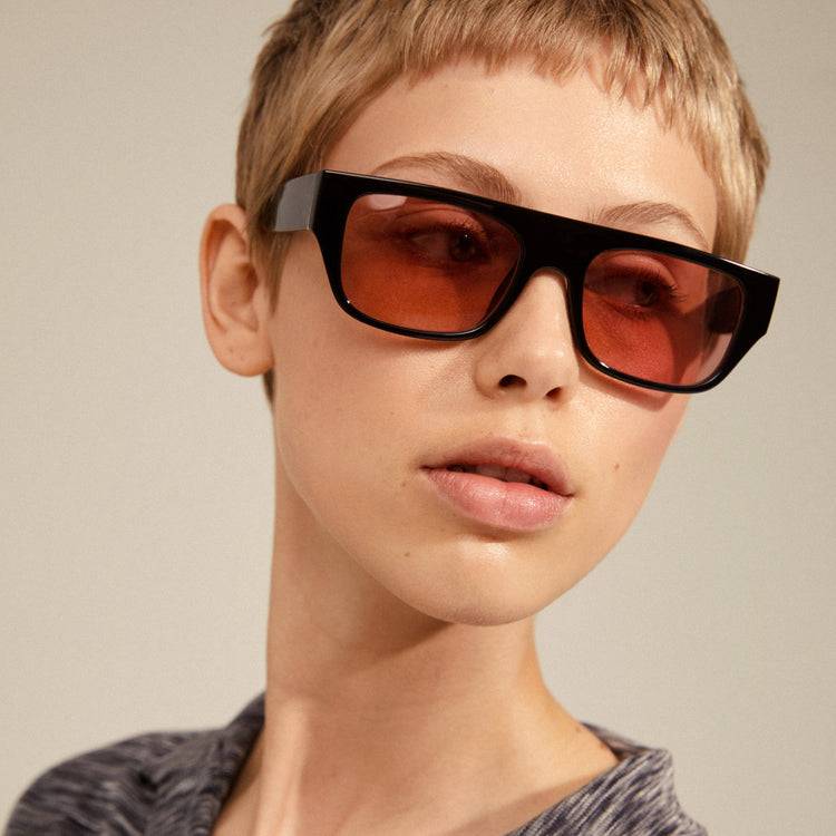 Pilgrim ENIEL Recycelte Sonnenbrille Schwarz/Gold Zeitlich begrenztes Angebot