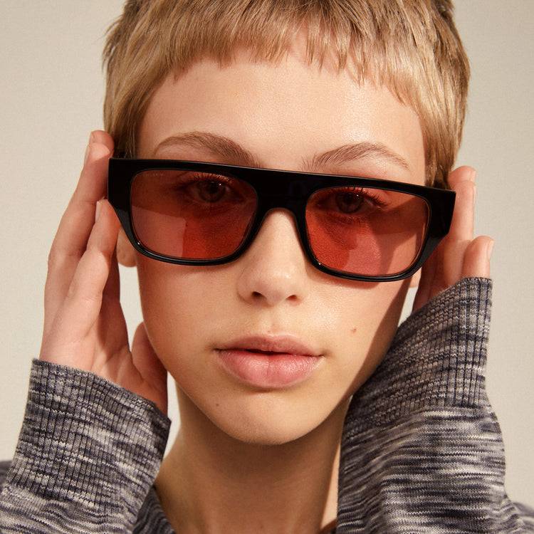 Pilgrim ENIEL Recycelte Sonnenbrille Schwarz/Gold Zeitlich begrenztes Angebot