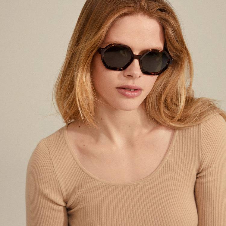 Pilgrim KIMANI Recycelte Sonnenbrille Schildpatt-Braun Saisonale Angebote