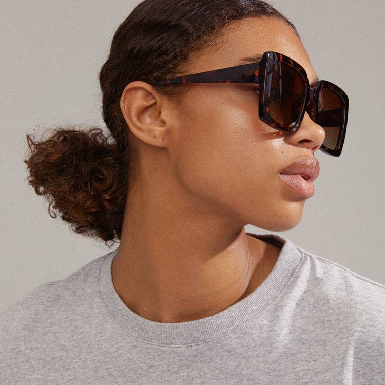 Pilgrim LUCIANA Oversized Vintage-Sonnenbrille in braunem Schildpatt Rabatt