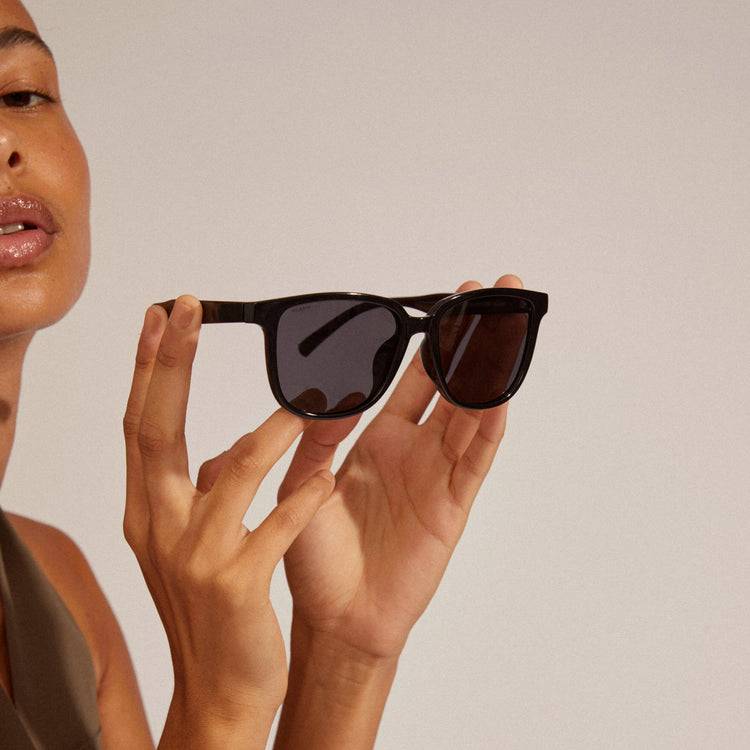Pilgrim JAMILA recycelte Sonnenbrille schwarz Black Friday