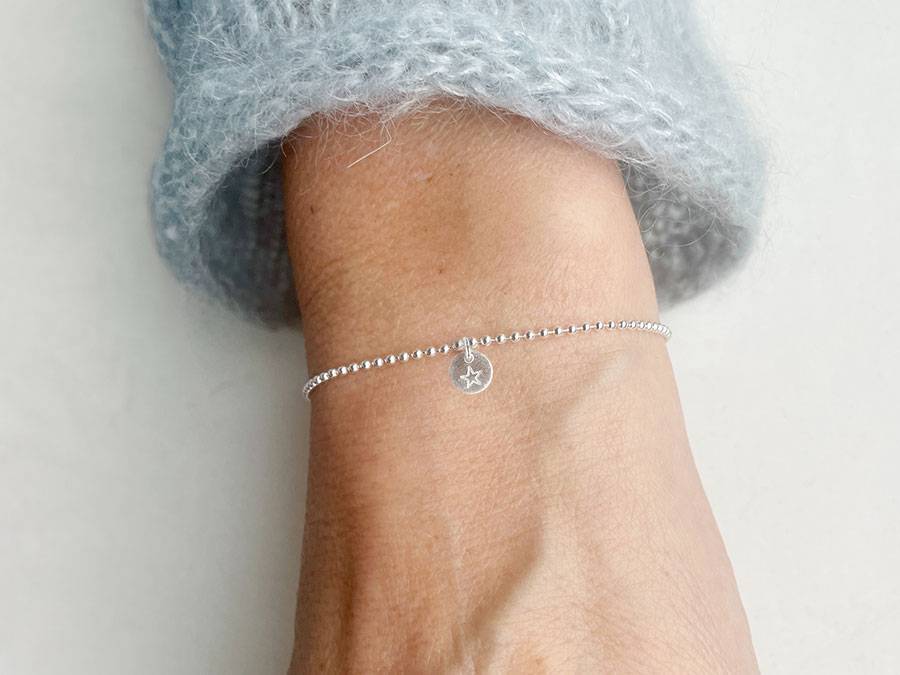 Renna Deluxe Armband mit STERN und Buchstaben-Anhänger Silber Riesige Rabatte