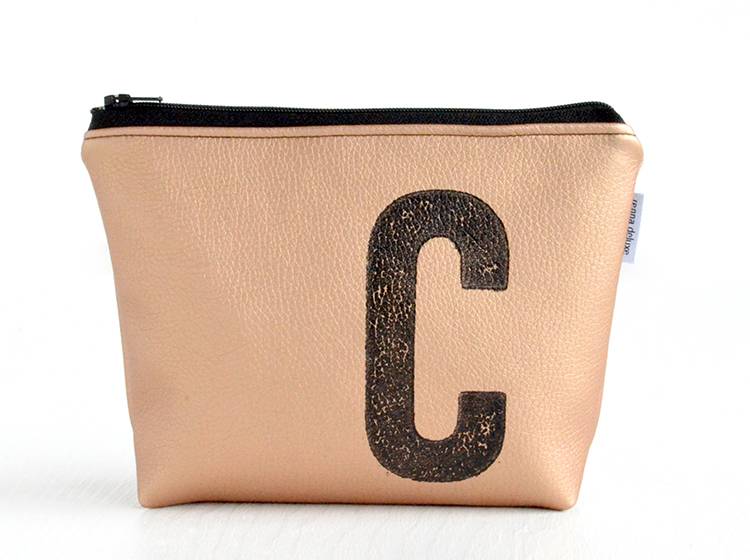 Renna Deluxe Kosmetiktasche Metallic KUPFER mit Buchstabe / vegan Begrenzte Freigabe