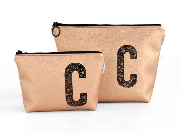Renna Deluxe Kosmetiktasche Metallic KUPFER mit Buchstabe / vegan Begrenzte Freigabe