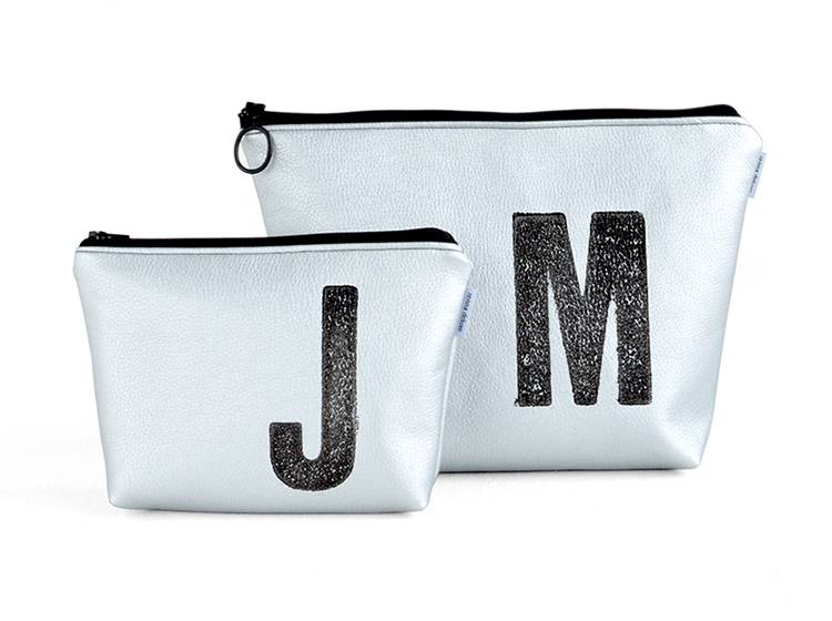 Renna Deluxe Kosmetiktasche Metallic SILBER mit Buchstabe Online Shopping