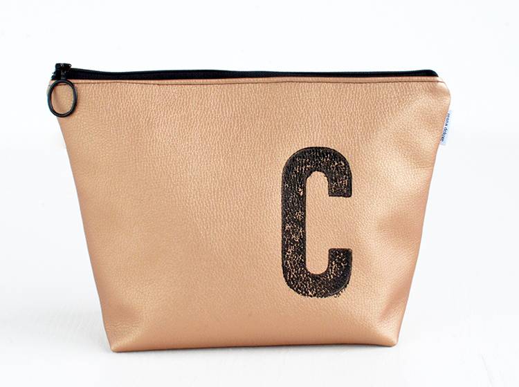 Renna Deluxe Waschtasche Metallic KUPFER mit Buchstabe, vegan Zeitlich begrenztes Angebot