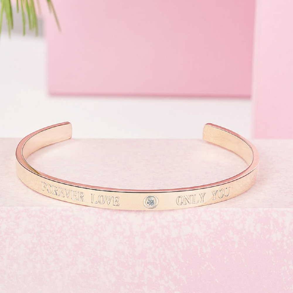 Sadingo Edelstahlarmreif mit Gravur | "Forever Love - Only You" Bis zu 50% Rabatt