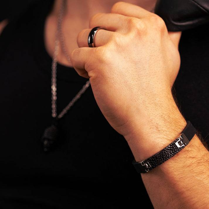 Save Brave Armband Havanna aus Kautschuk & schwarzem Edelstahl Vierteljährliche Förderung