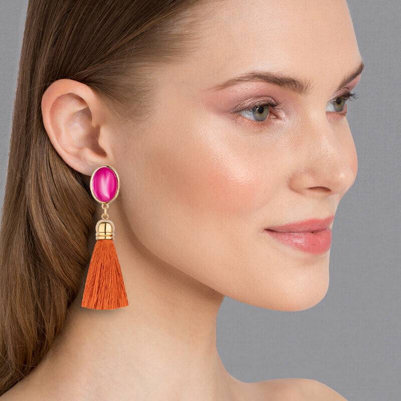 SchwesterSchwester Schimmernde pinkfarbene Ohrstecker mit Quaste in Rostorange von AmuseToi Speichern exportieren