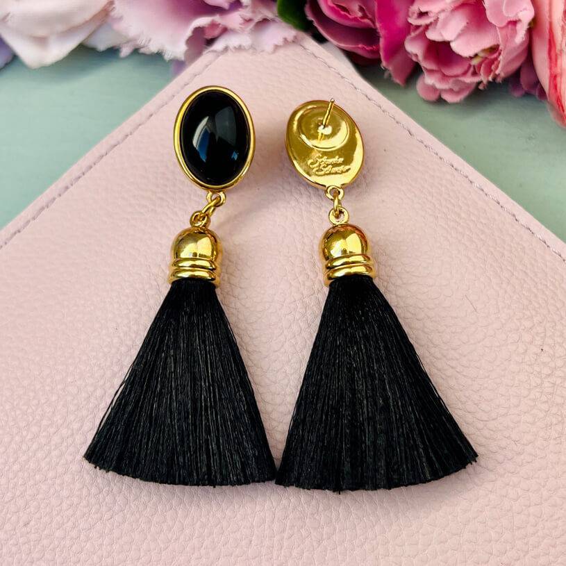 SchwesterSchwester Schwarze Ohrringe als Ohrstecker in Schwarz mit schwarzer Quaste von AmuseToi Outlet