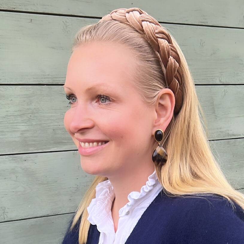 SchwesterSchwester Schwarze Ohrstecker mit Tropfen in Schildpatt-Optik von AmuseToi Kauf eins, bekomm eins gratis
