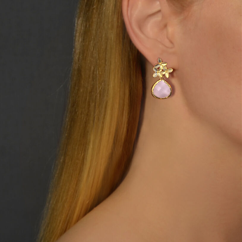 SchwesterSchwester Blütenstecker mit facettiertem Tropfen in Zartrosa von Janne von der Heide Flash Sale
