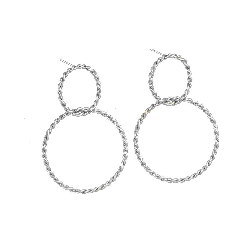 SchwesterSchwester Rhodinierte Ohrstecker aus zwei verschlungenen Ringen in Seiloptik Begrenzte Freigabe