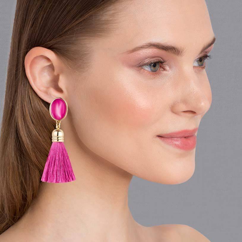 SchwesterSchwester Pinkfarbene Ohrstecker mit schönen seidigen Quasten JETZT KAUFEN