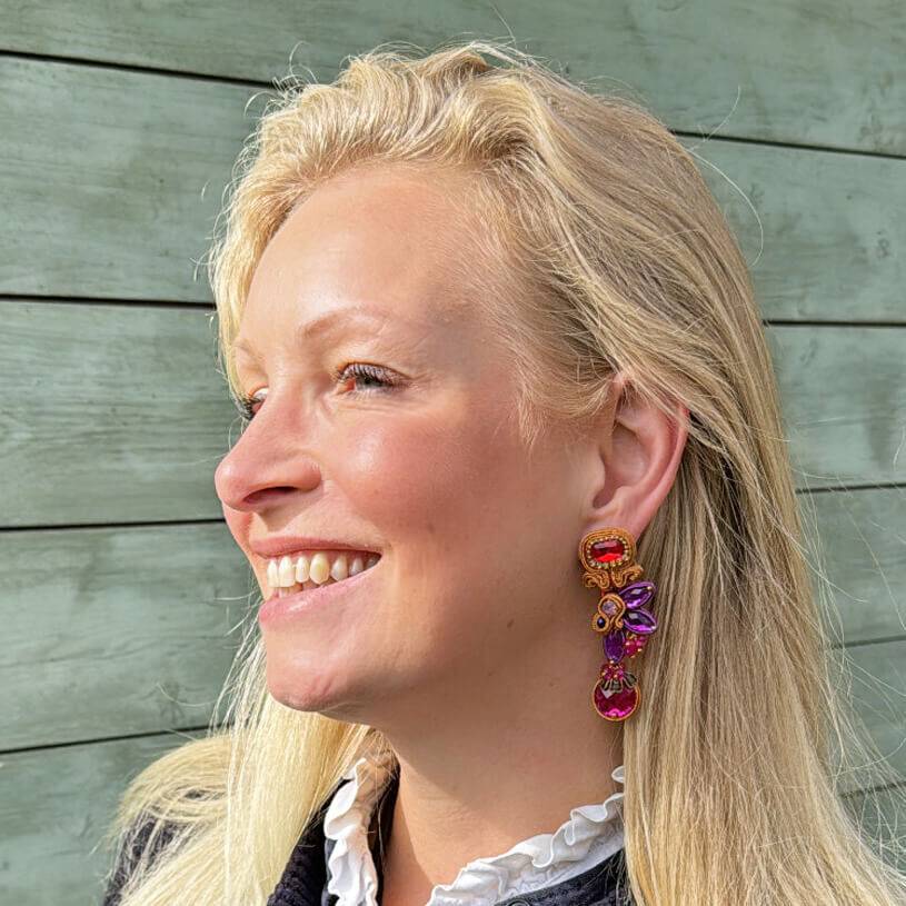 SchwesterSchwester Vorbestellbar - Dekorative Soutache-Ohrstecker in Orange und Pink Im Verkauf