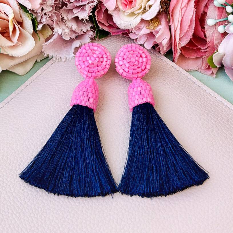 SchwesterSchwester Set aus rosa-dunkelblauen Perlen-Quastenohrringen und Samt-Haarreif in Dunkelblau Schlussverkauf