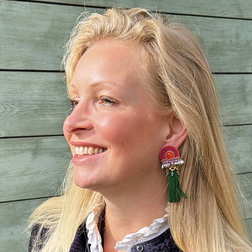 SchwesterSchwester Vorbestellbar - Verspielte Soutache-Ohrringe in Pink-Orange mit grüner Quaste Bestseller